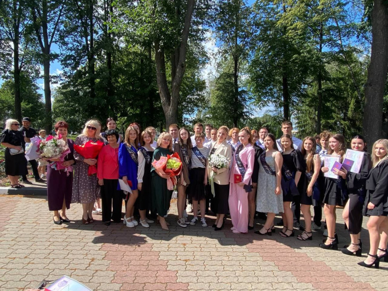 Выпускной бал для выпускников 9-х классов.